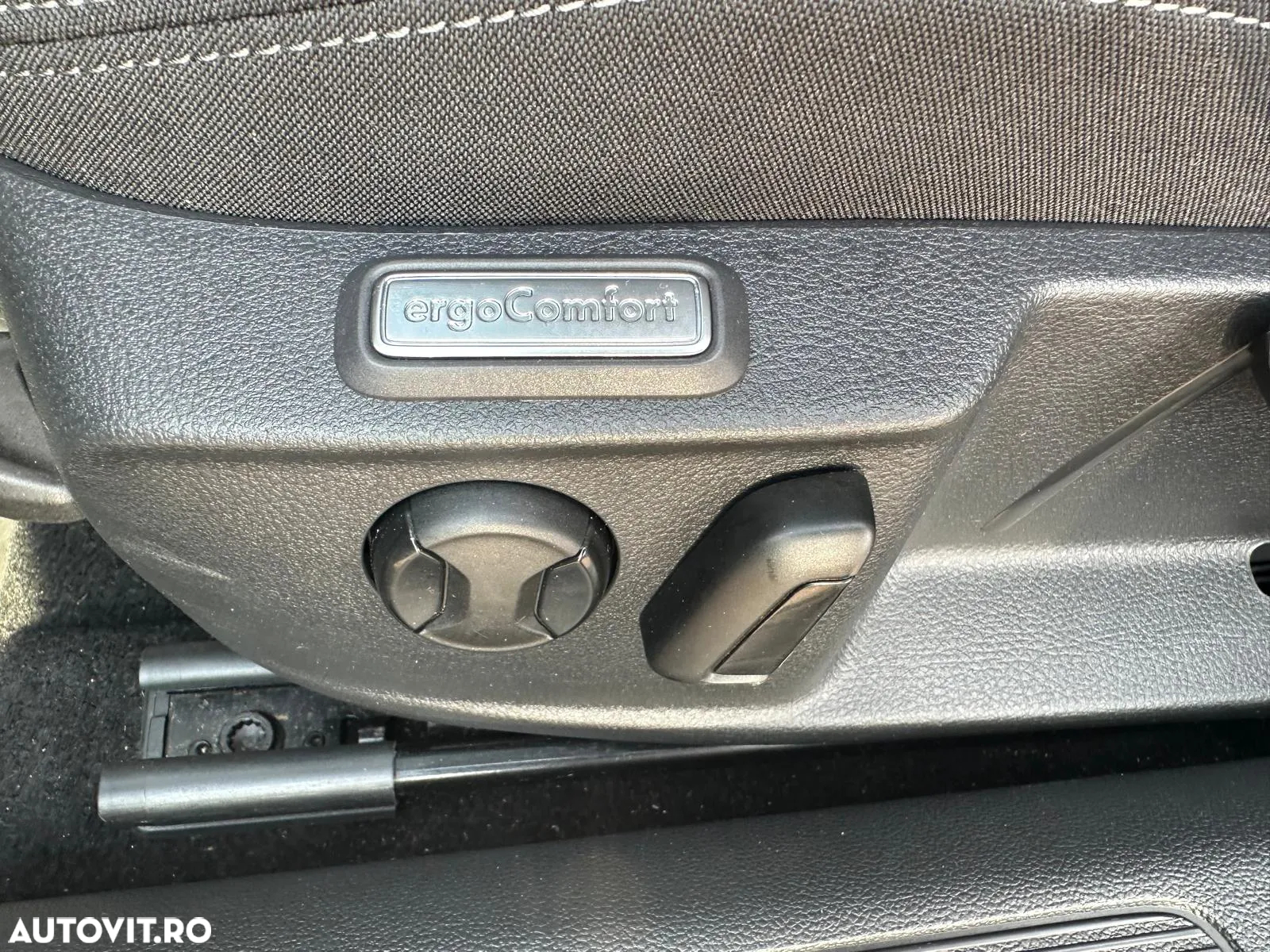 Volkswagen Passat 2.0 TDI DSG Comfortline - 11