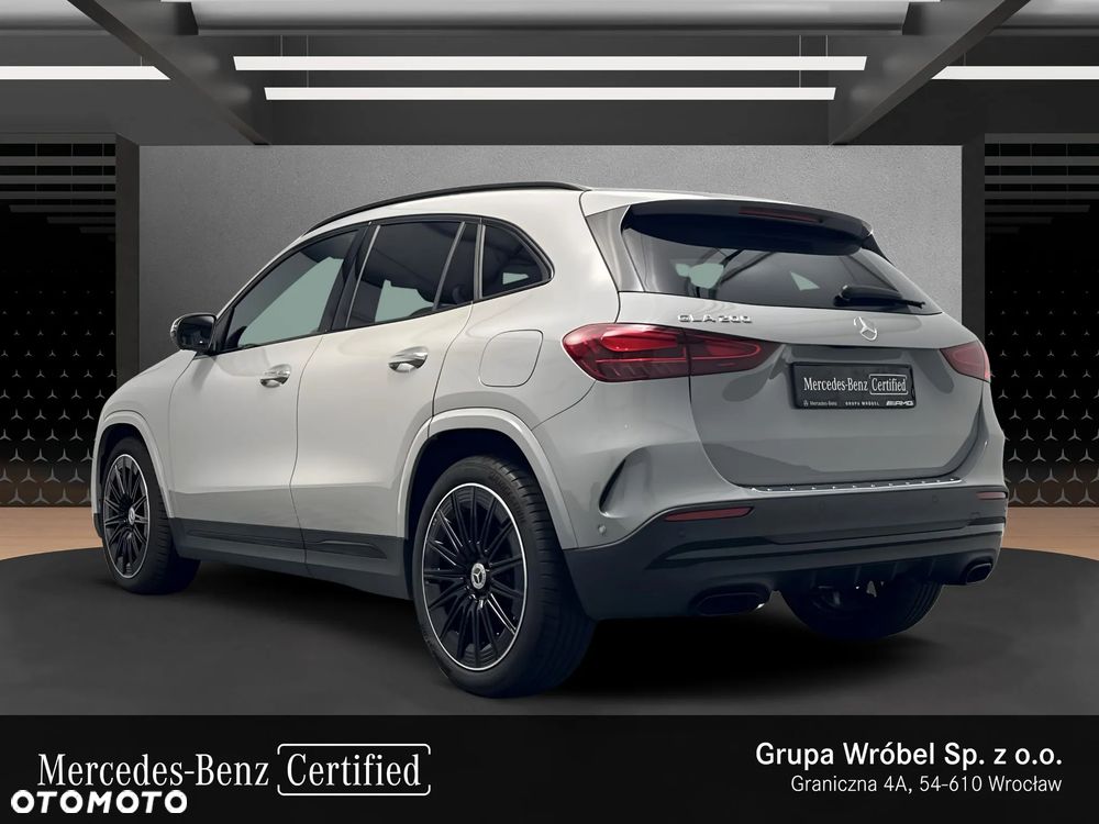 Mercedes-Benz GLA 200 AMG Line - 4