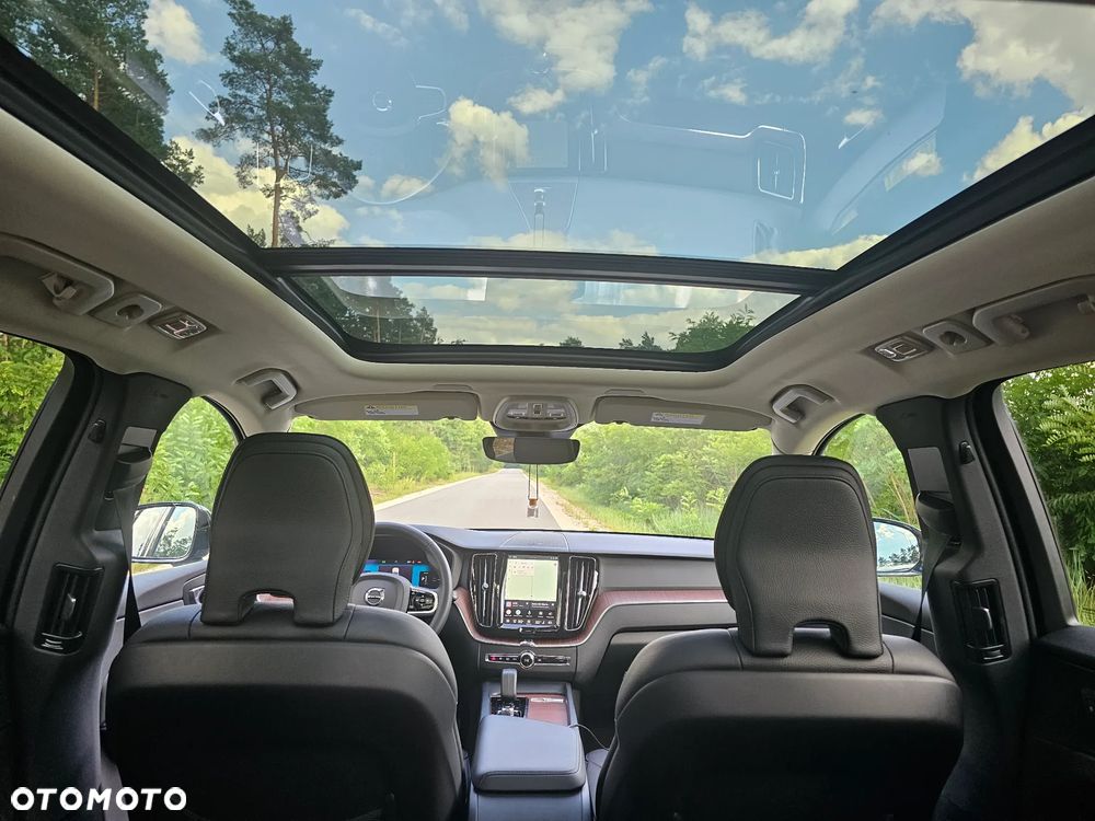 Volvo XC 60 T8 AWD Recharge Plus Dark - 15