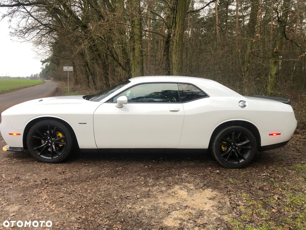 Dodge Challenger - 6