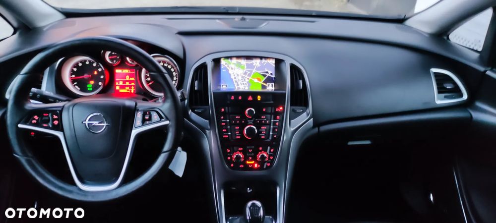 Opel Astra 1.4 Turbo Exklusiv - 28