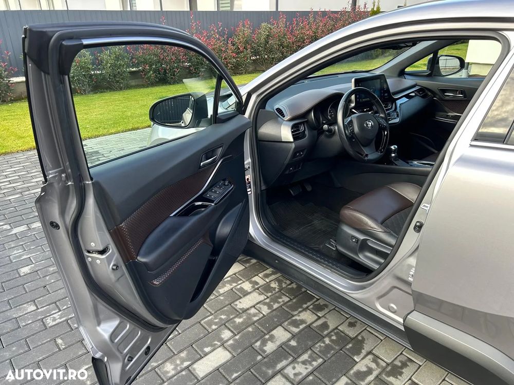Toyota C-HR Hybrid Style - 18