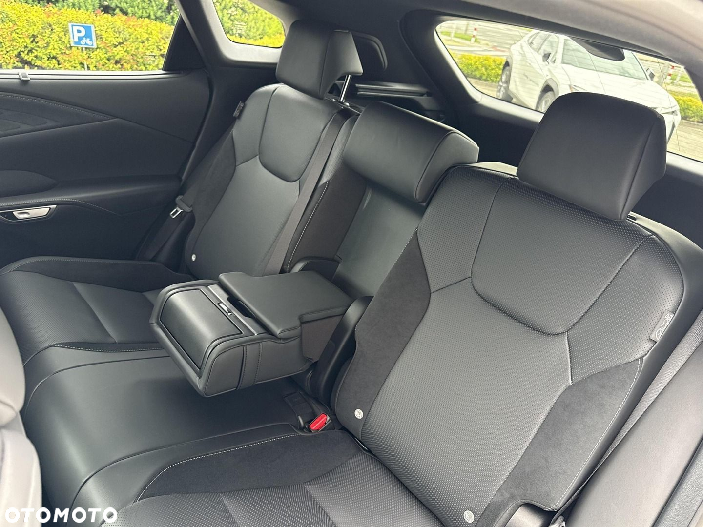 Lexus RX - 18