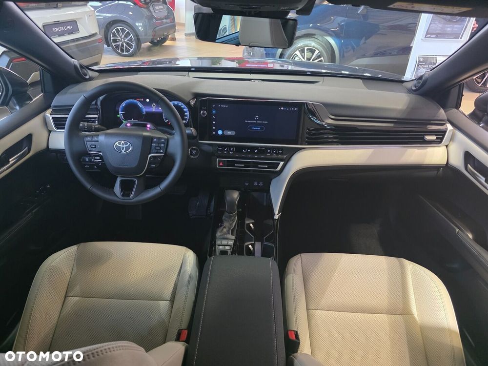 Toyota Camry - 6