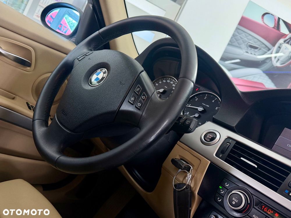 BMW Seria 3 - 34
