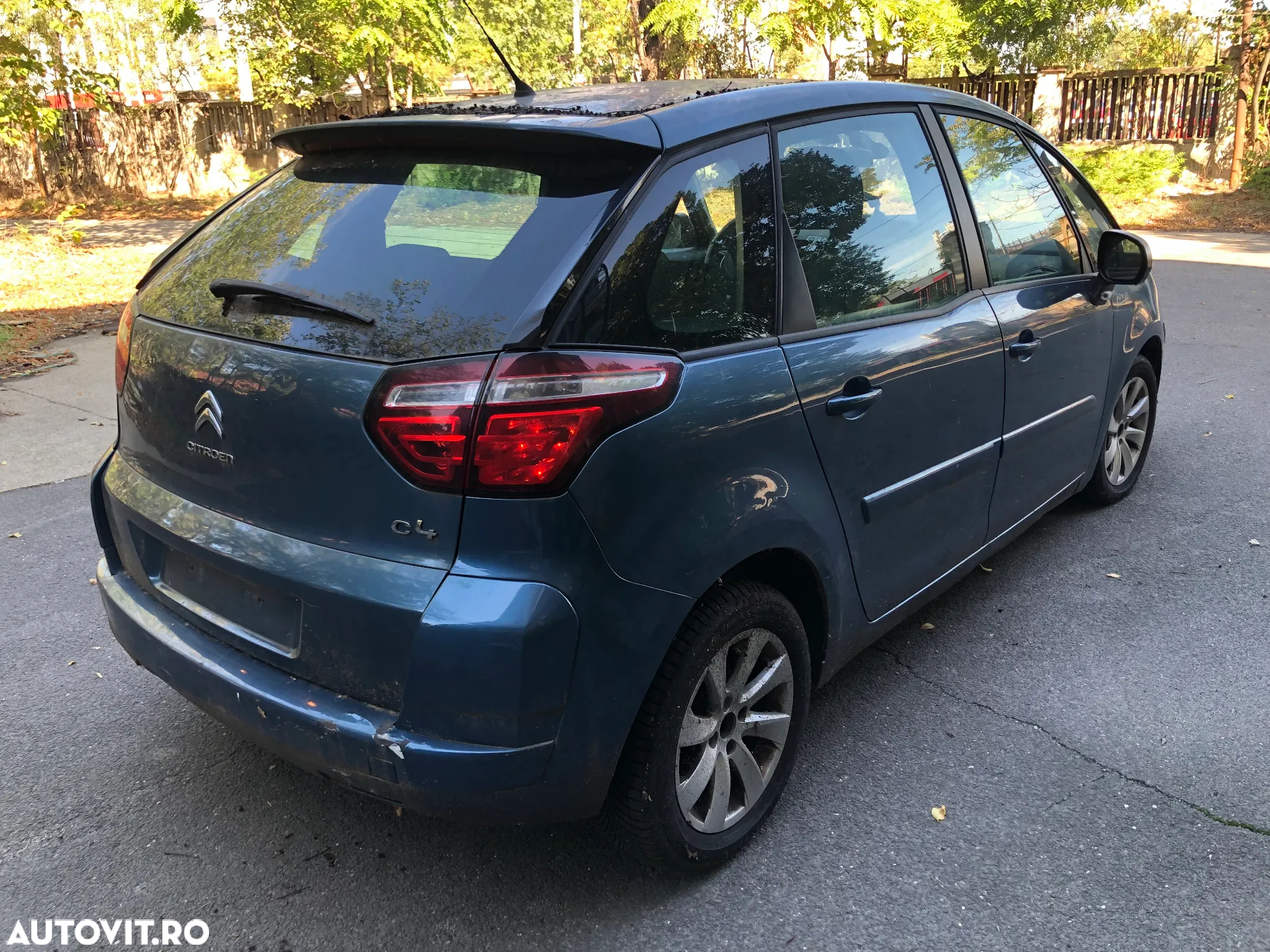 Dezmembrez Citroen C4 Picasso 2011 1.6 diesel automat - 9