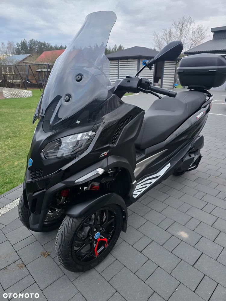 Piaggio MP-3 - 1