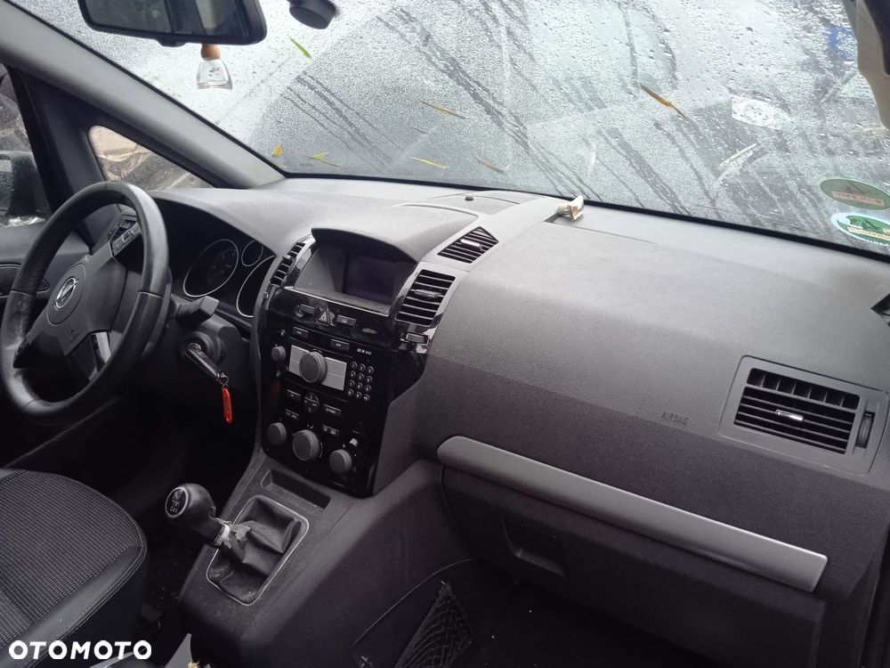 Na części Opel Zafira B Lift 1.9 CDTI Panorama Z20R silnik Z19DT skrzynia M32 - 2