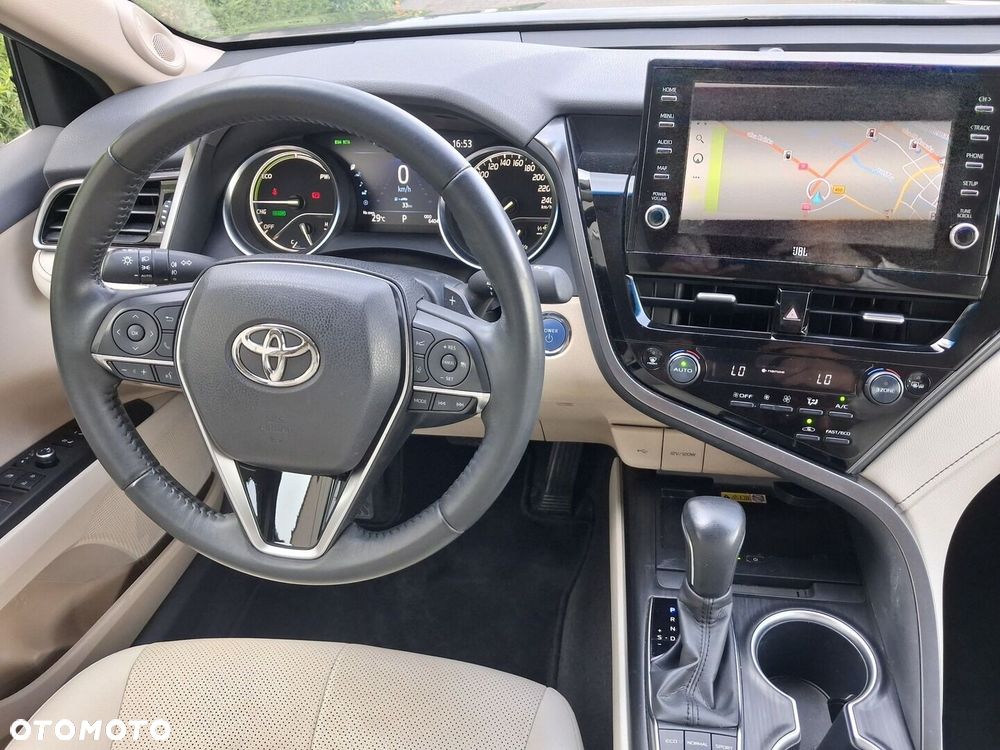 Toyota Camry 2.5 Hybrid Executive CVT - 24