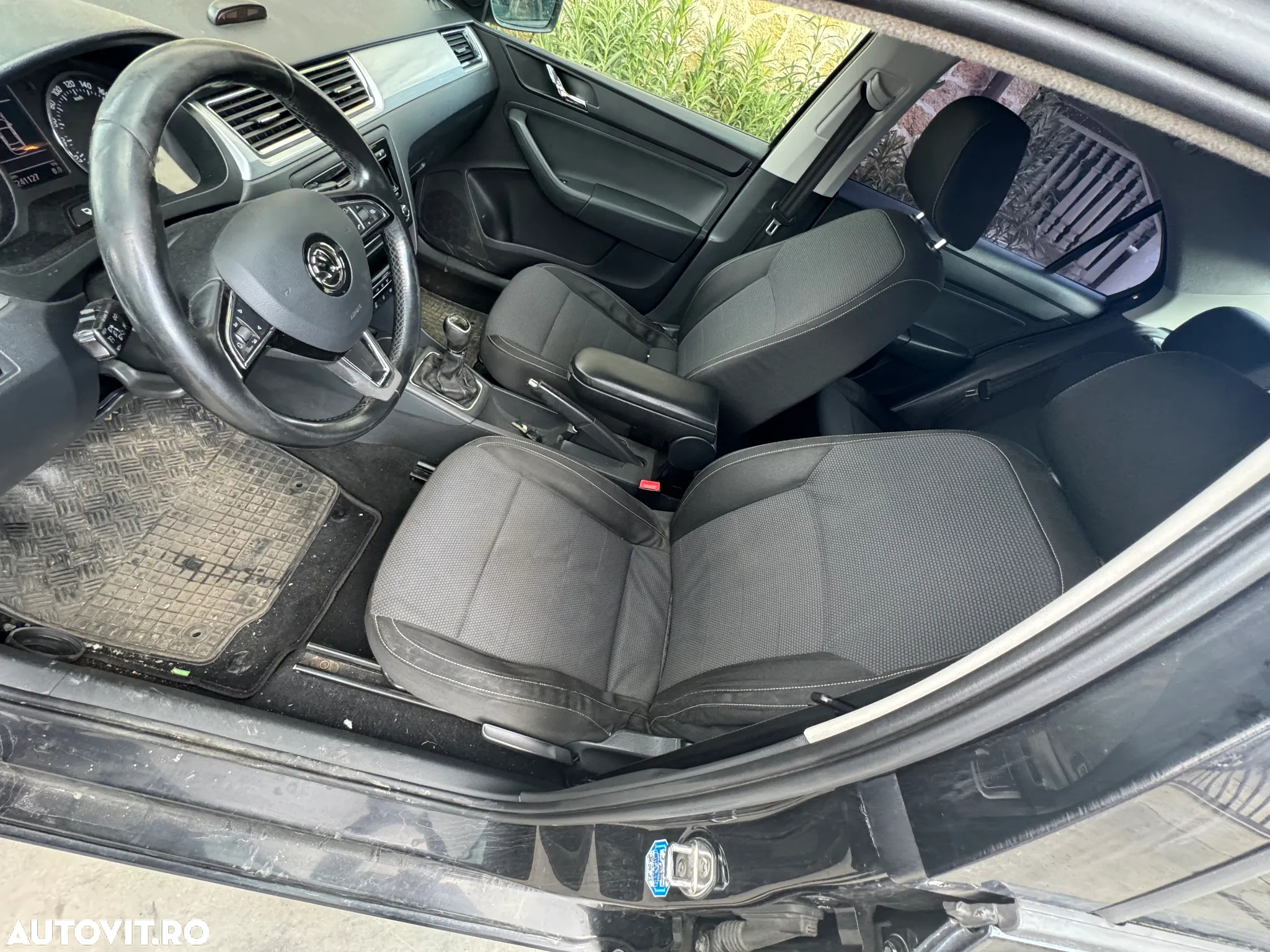 Dezmembram Skoda Rapid 1.6 d an fabr 2015 - 5