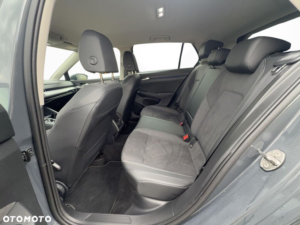 Volkswagen Golf 1.5 eTSI mHEV Life DSG - 25