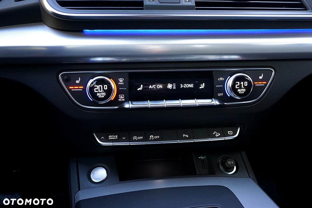 Audi Q5 40 TDI quattro S tronic S line business - 33