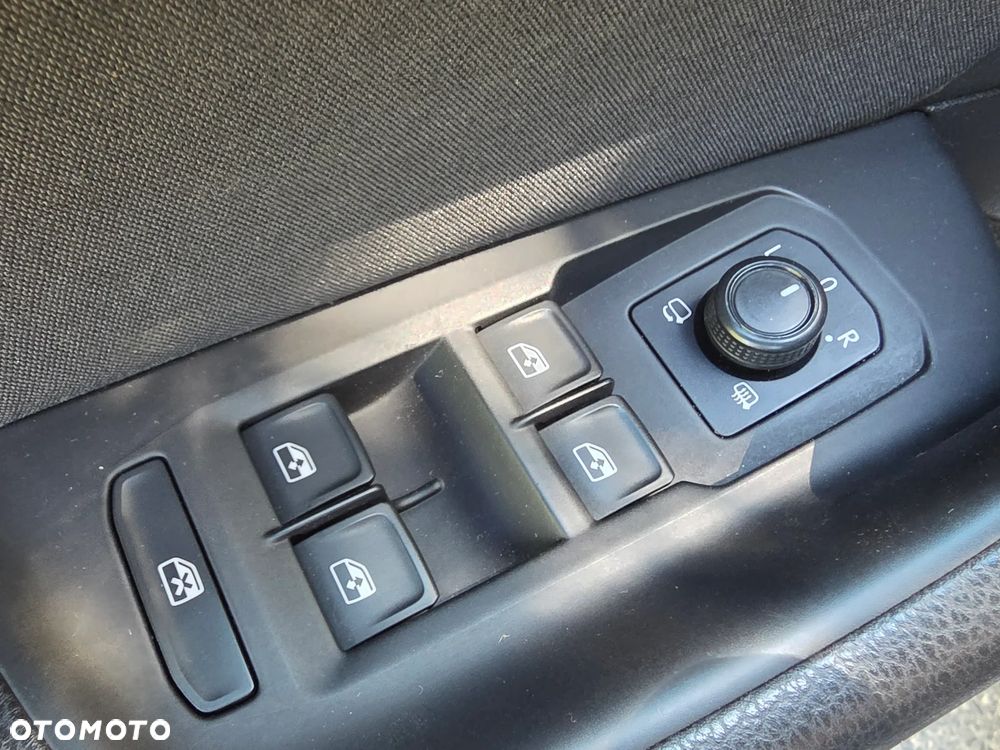 Volkswagen Passat 1.8 TSI BMT Comfortline DSG - 28