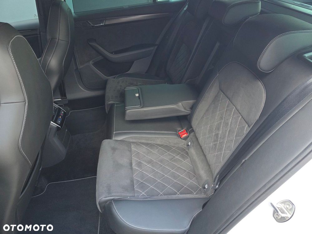 Skoda Superb 2.0 TDI SCR Sportline DSG - 18