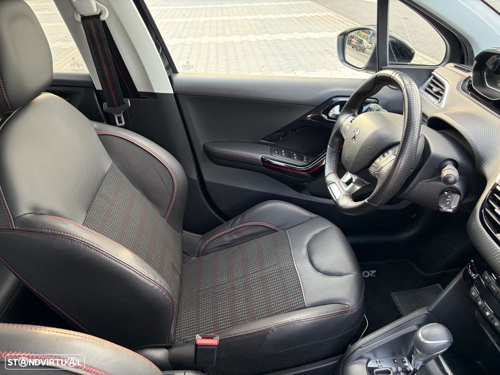 Peugeot 208 - 22