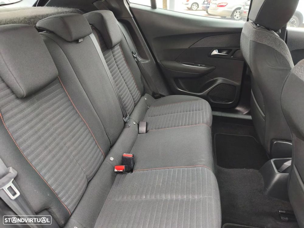 Peugeot 2008 - 4