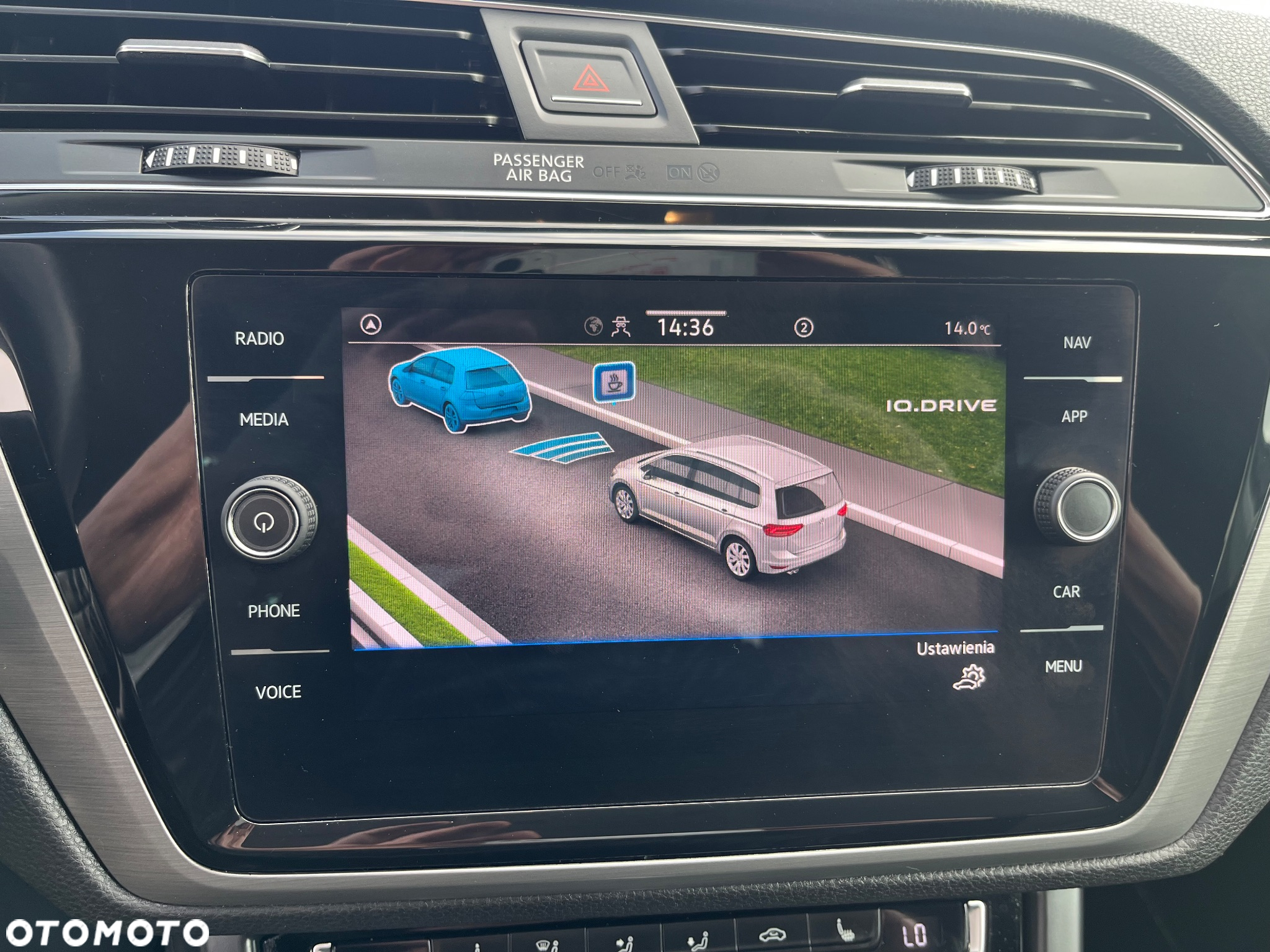 Volkswagen Touran 2.0 TDI SCR DSG Comfortline - 24