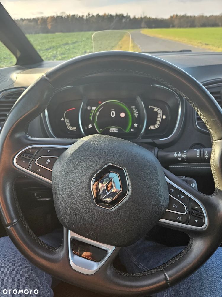 Renault Grand Scenic - 10