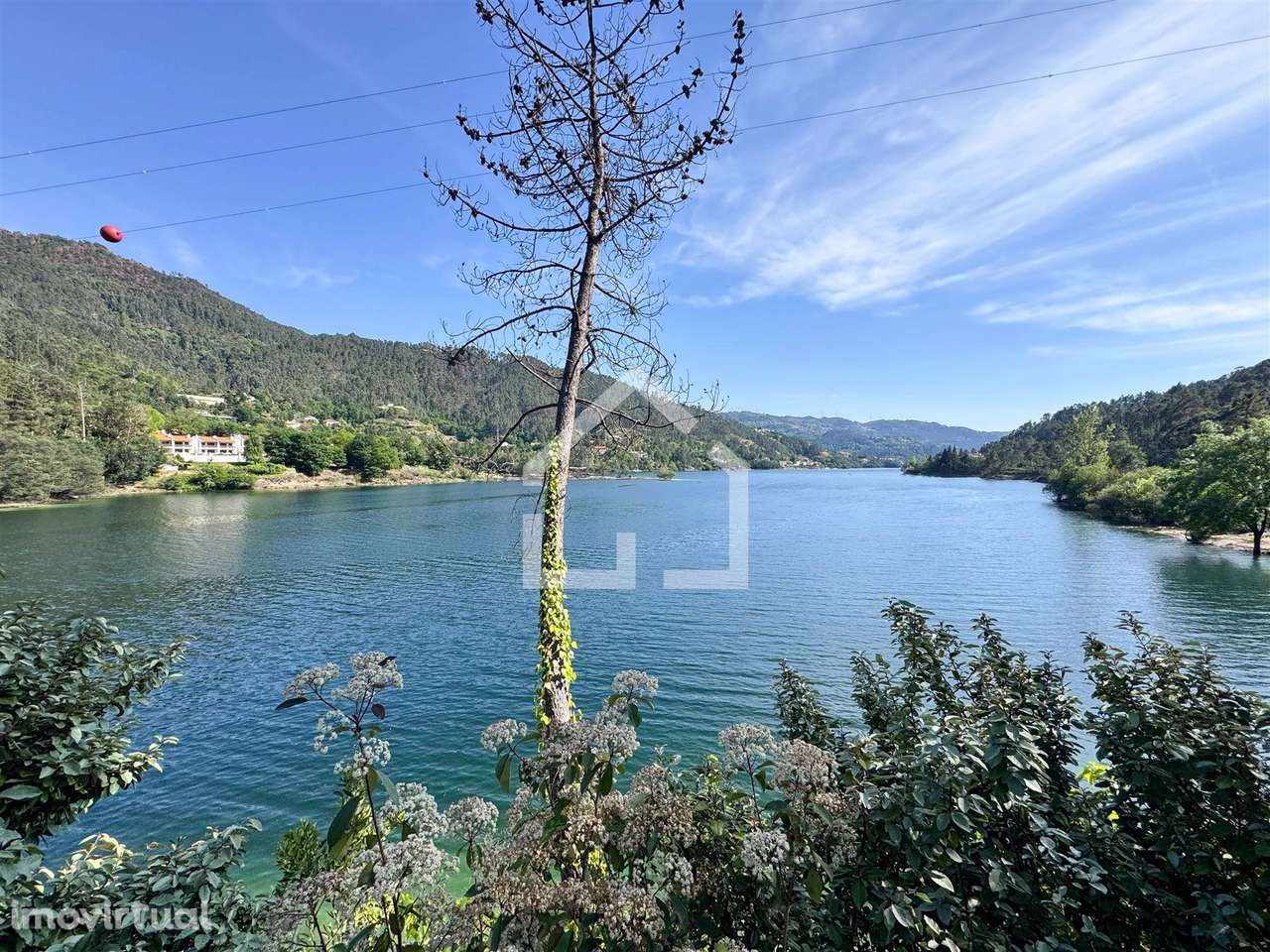 Moradia T4 - Acesso ao Rio Cávado - Grande imagem: 3/26