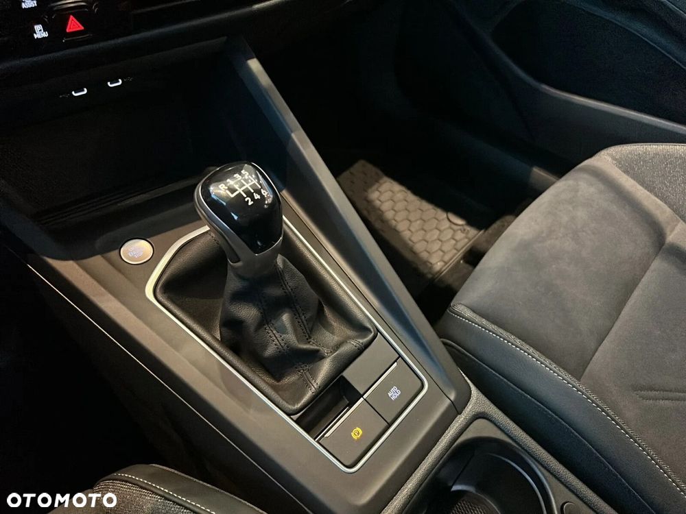 Volkswagen Golf - 21