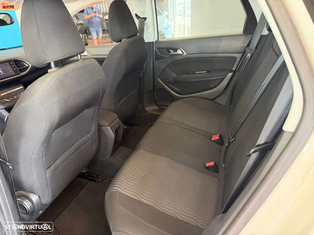 Peugeot 308 SW BlueHDi 100 Stop & Start Nível 1 Business-Line - 16