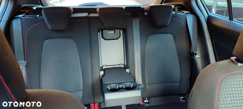 Ford Focus 1.0 EcoBoost Hybrid ST-LINE X - 20