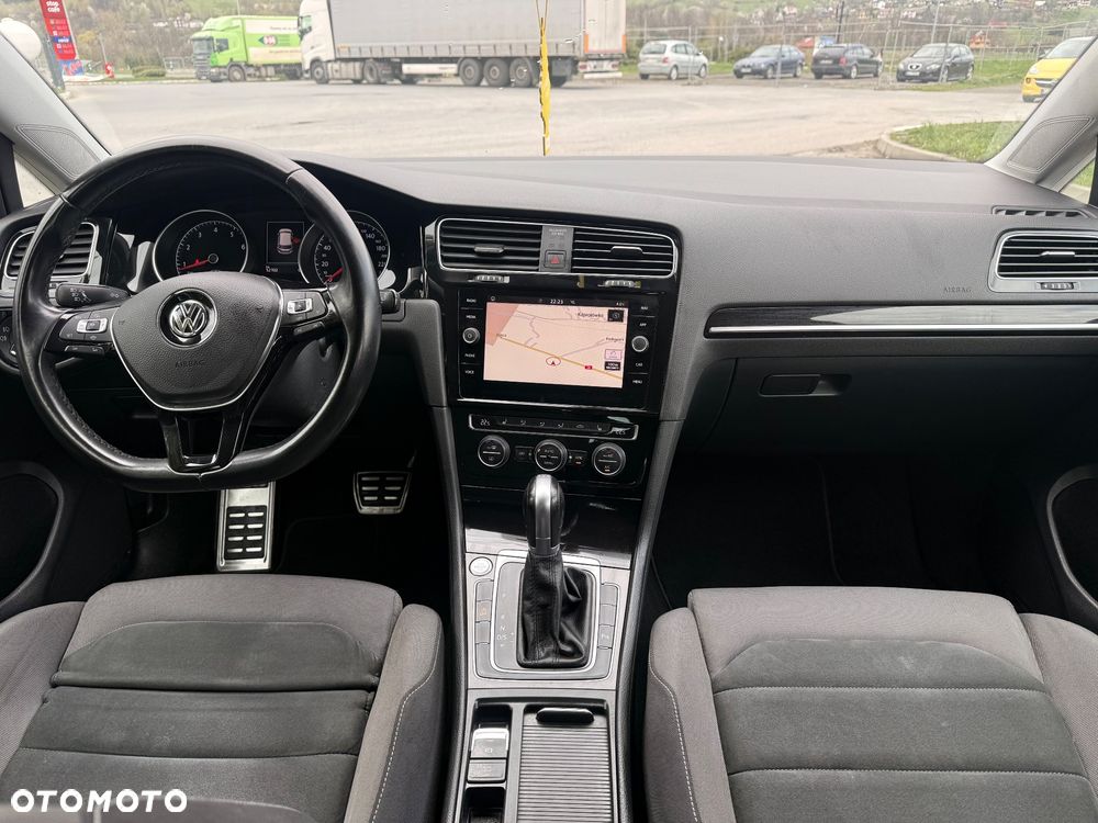 Volkswagen Golf - 11