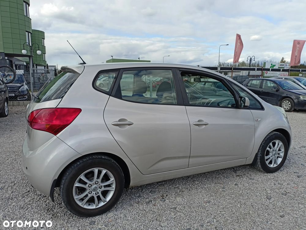 Kia Venga - 4
