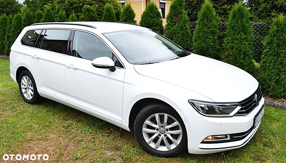Volkswagen Passat - 1