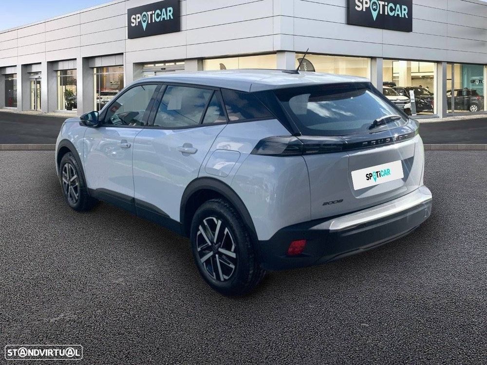 Peugeot 2008 - 8