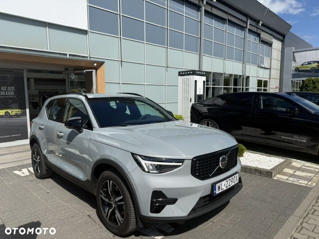 Volvo XC 40 B3 Plus Dark - 16