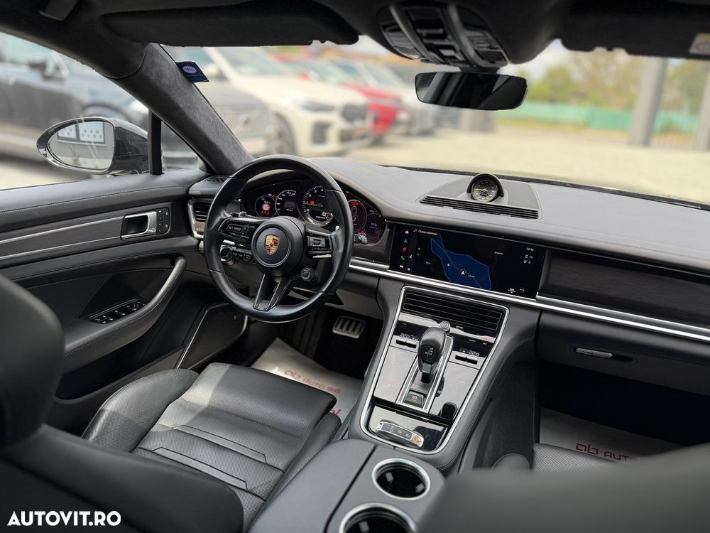 Porsche Panamera - 24