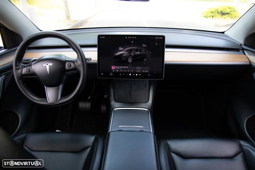 Tesla Model Y - 21