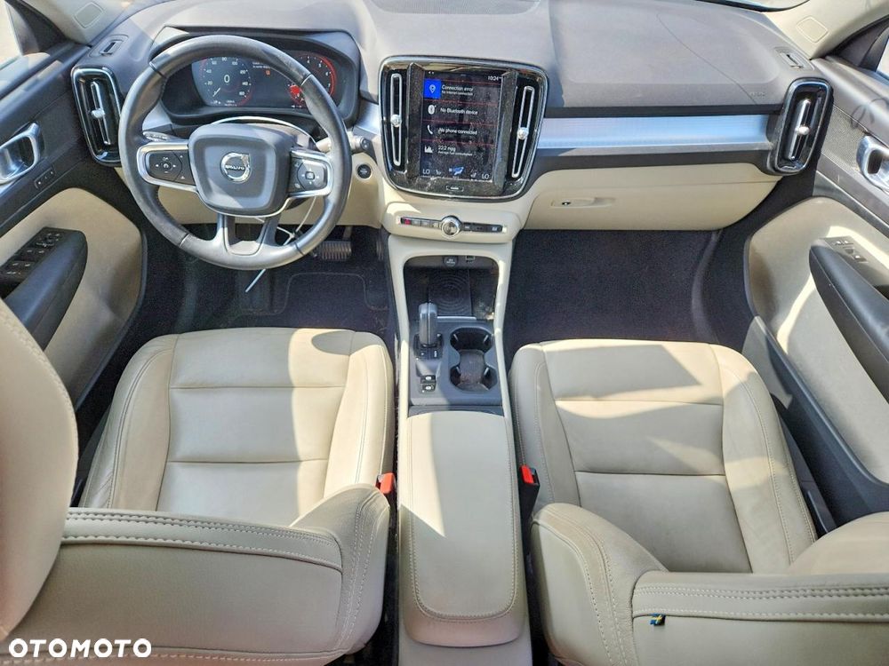 Volvo XC 40 T5 AWD Momentum - 7