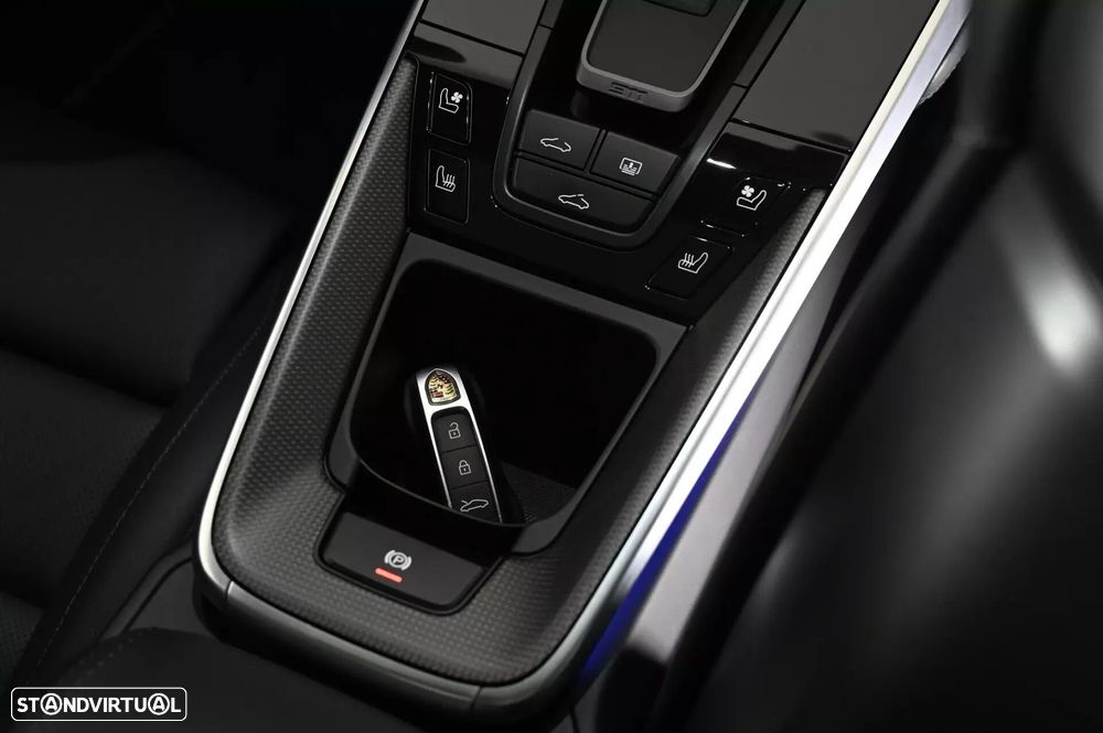 Porsche 911 (992) - 34
