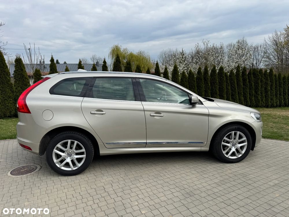 Volvo XC 60 D4 AWD Momentum - 6