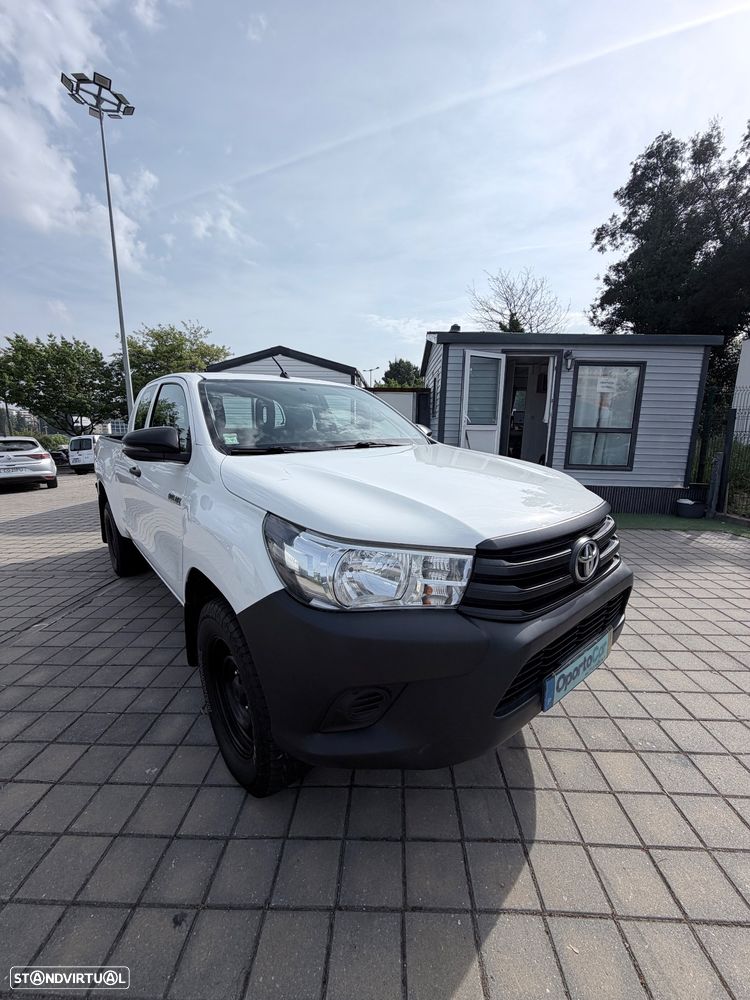Toyota Hilux 2.4 D-4D 2WD CE - 3