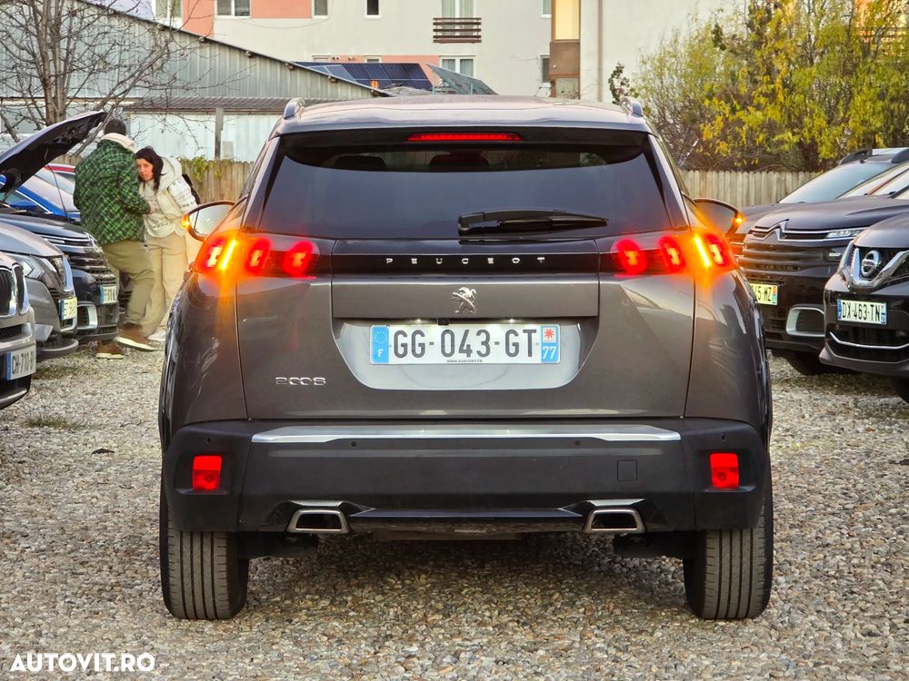 Peugeot 2008 PureTech 130 EAT8 GT Pack - 11