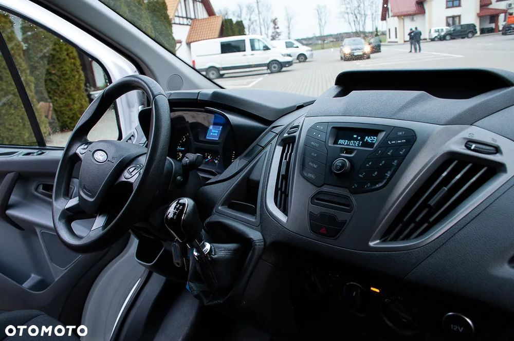 Ford TRANSIT CUSTOM - 17