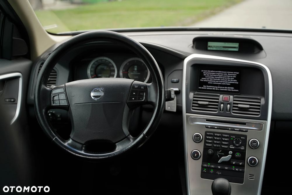 Volvo XC 60 D5 AWD - 24