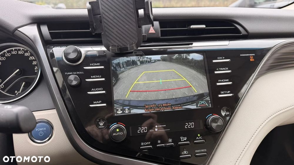 Toyota Camry 2.5 Hybrid Executive CVT - 8