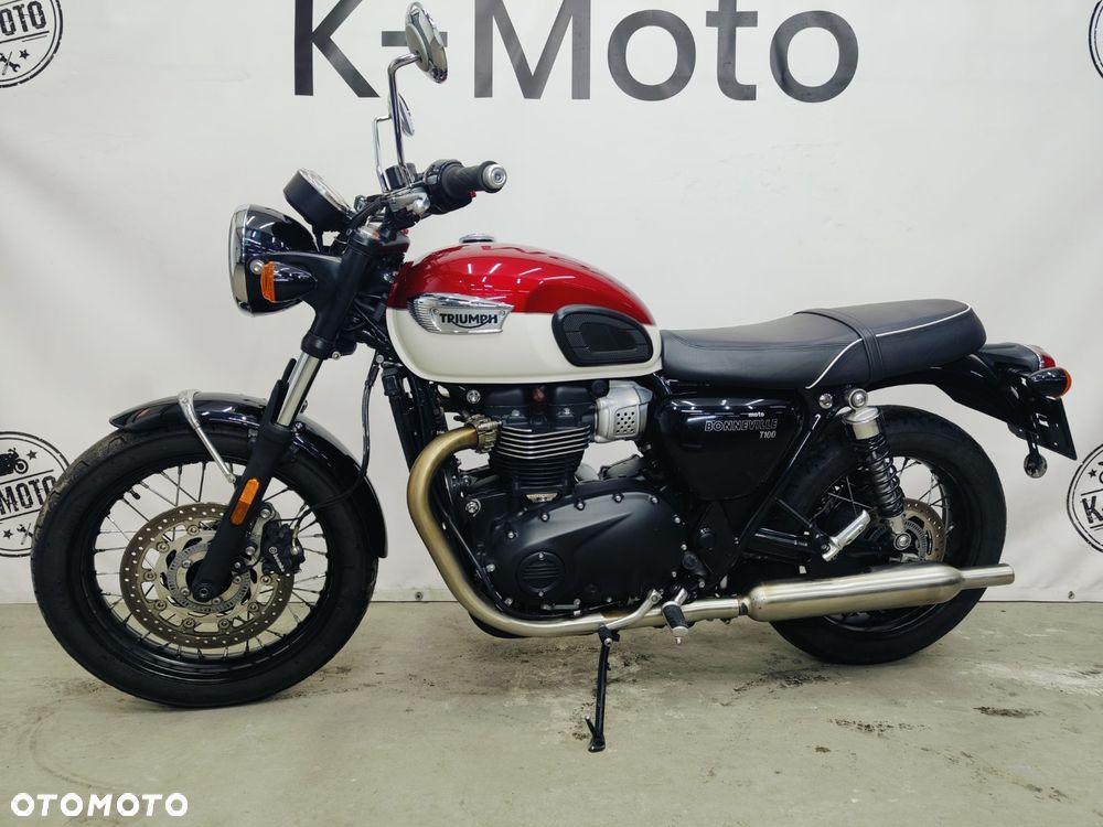 Triumph Bonneville - 17