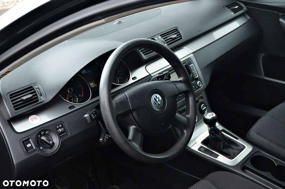 Volkswagen Passat - 15