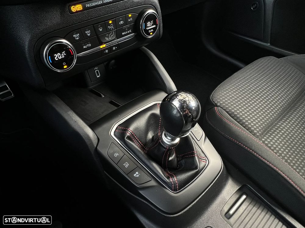 Ford Focus SW 1.0 EcoBoost MHEV ST-Line - 16