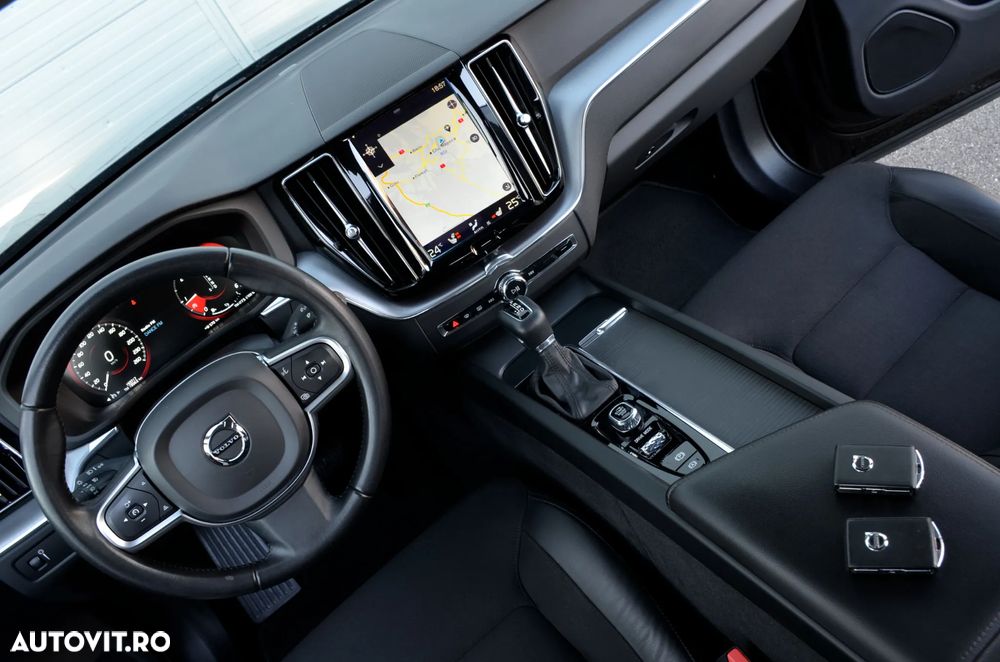 Volvo XC 60 D4 AWD Momentum - 8