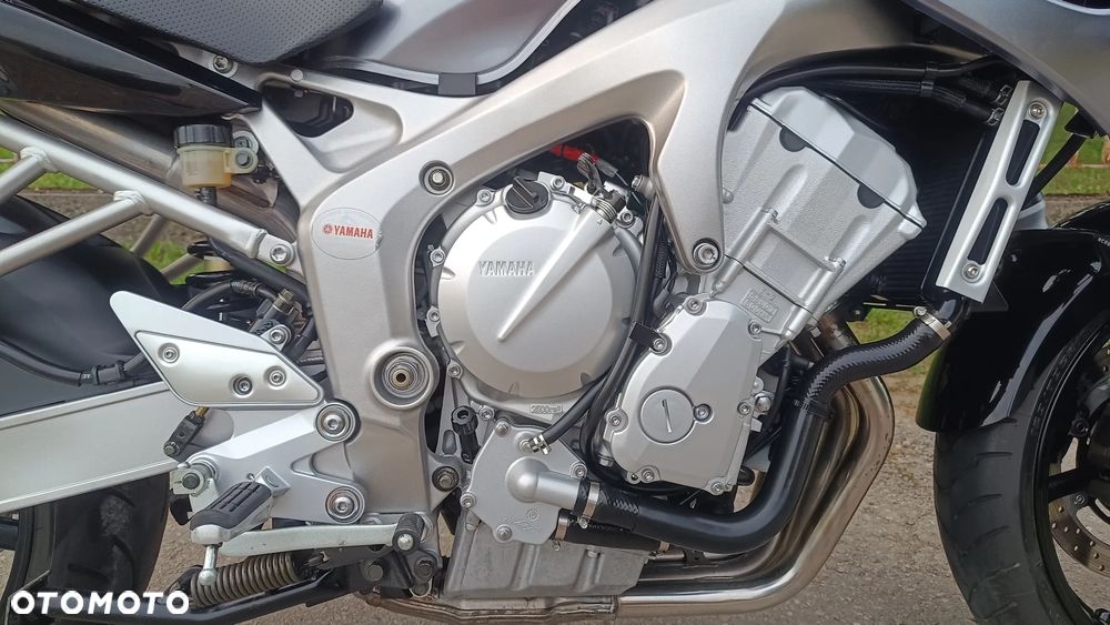 Yamaha FZ - 18