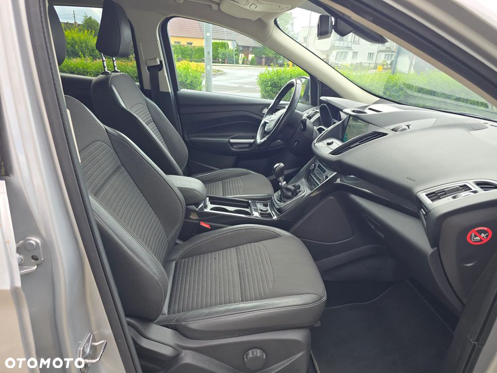 Ford Kuga 2.0 TDCi 4x2 Titanium - 15