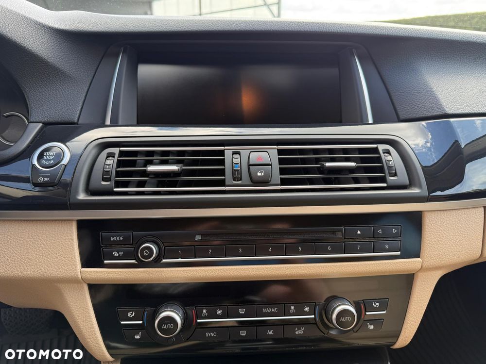BMW Seria 5 520d xDrive - 26