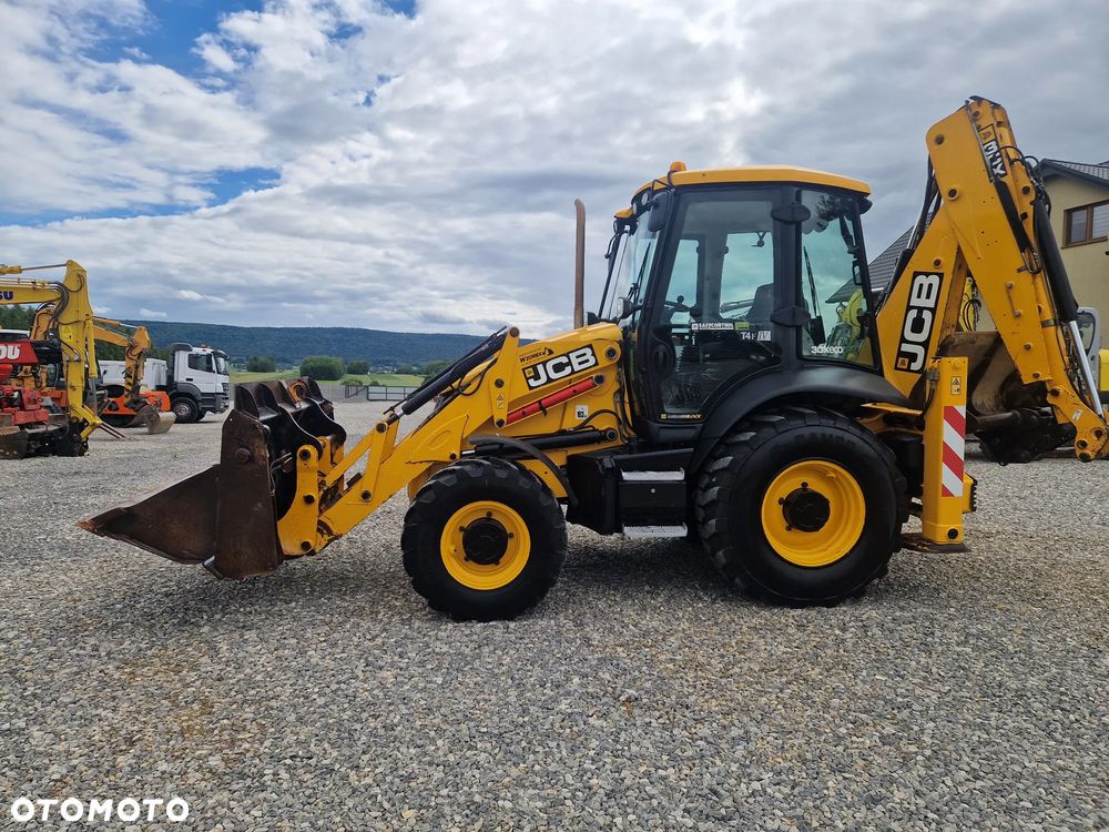 JCB 3CX - 8