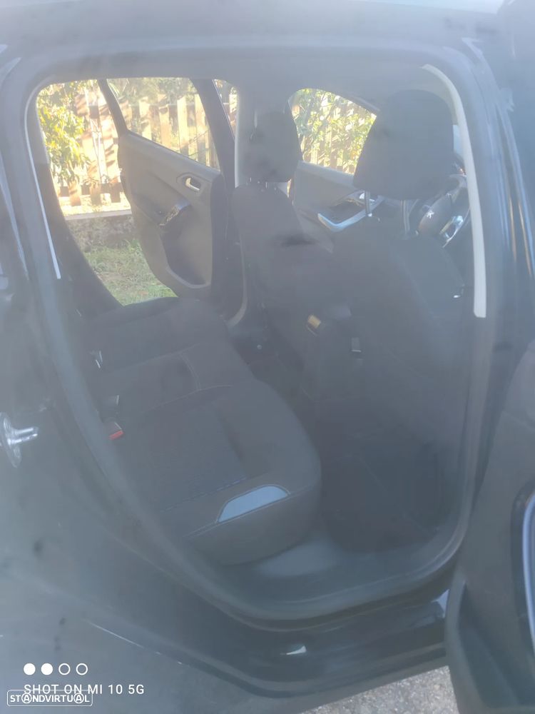 Peugeot 208 1.6 e-HDi Allure - 5